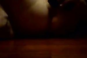 Penning moist and loose cum-hole on the floor on camera