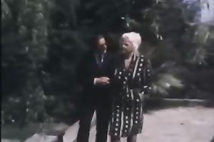 Four eyed aged wench can't live without engulfing large beefy pole