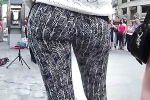 Cuties with terrific butts acquire caughty on hidden livecam in the street