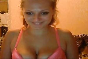 Solo scene with a Russian cam floozy showing her bazookas and arse