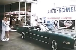 Blonde perverted floozy gave a good oral pleasure to the mechanic