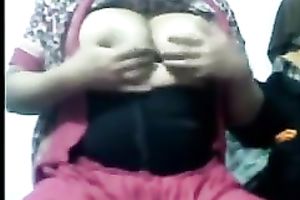 The gorgeous and natural curves and shapes of a Paki woman