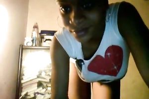 Big ass ebony gangsta BBC slut shakes her bubble wazoo on livecam