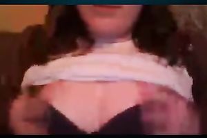 Amateur dark brown hotwife flashes her pantoons for the livecam