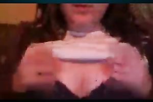 Amateur dark brown hotwife flashes her pantoons for the livecam