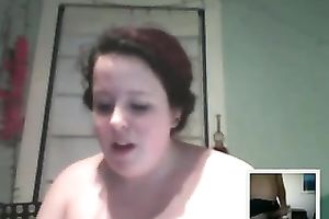 Horny fattie entertains herself by fingering her cookie