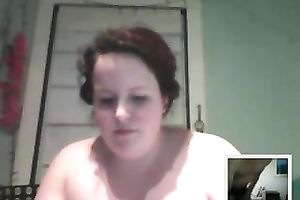 Horny fattie entertains herself by fingering her cookie