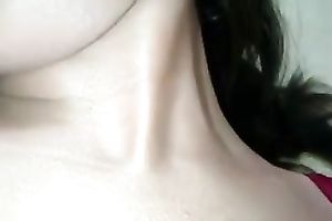 Sizzling sexy dark brown strumpet gives me excellent head