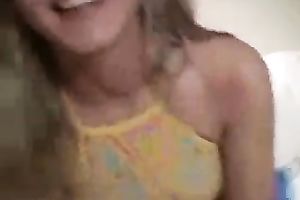 My hawt girlfriend would gladly jump at the chance to fuck me