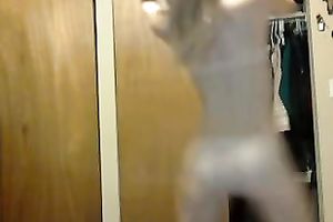 Skinny livecam model puts on a admirable striptease show for me