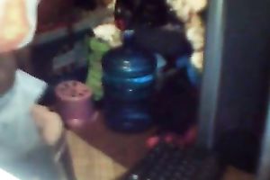 Webcam solo with an unattractive old Filipina fingering her cookie