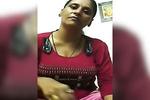 Webcam episode with Indian mama showing her saggy melons