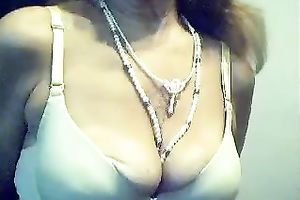 Hot white cougar is desirous to show her old love tunnel on cam