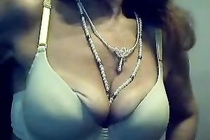 Hot white cougar is desirous to show her old love tunnel on cam