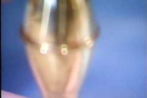 Plum classic wench acquires her vagina toyed and fisted