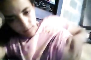 Colombian seductress is finger fucking her fur pie for me on webcam