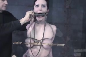 Horny doxy enjoys fingering and face-fucking in BDSM scene