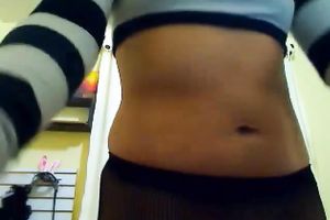 Latina livecam sweetheart in fishnet hose shows off her ass