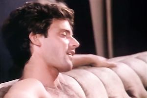 Spunky dark brown wench works on pecker with her face hole