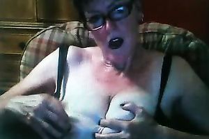 I love licking my large natural titties in front of my livecam