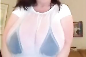 Playing with my massive natural jugs in cam solo movie